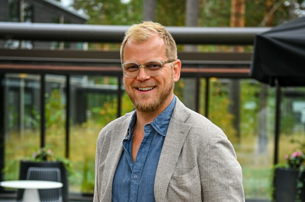 Antti Luusuaniemen ökytaloprojektin osakkaat paljastuivat! Naapurina suhdehuhujen pyörteissä ollut julkkismies – kuvat!
