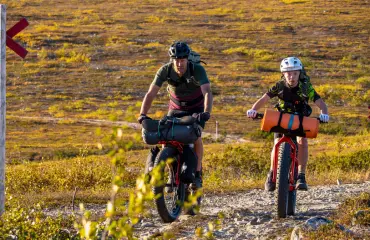 Peltsi ja Osmo Peltola palkittiin – mukana Jenni Haukio