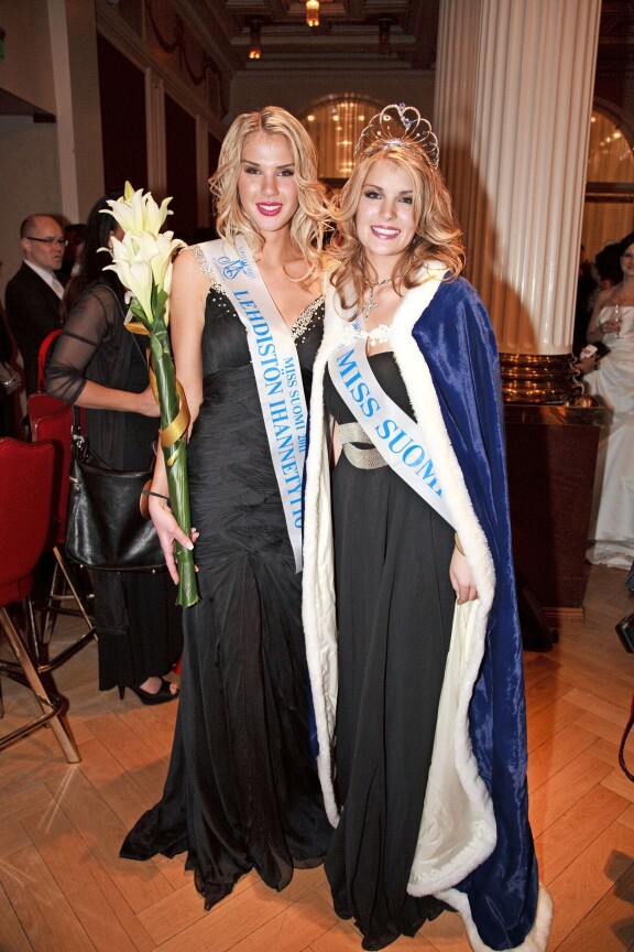 Anni kukitettiin Lehdistön ihannetytöksi 2011, kun Pia Lamberg oli hetken aikaa Miss Suomi, ennen Sara Sieppiä.