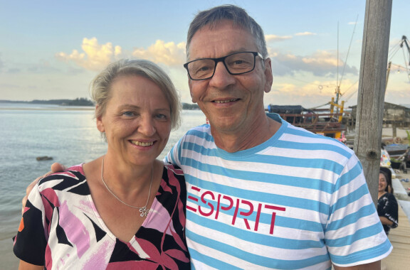 Liisa Suonsivu ja Gerts Friman tapasivat toisensa Suomen Punaisen Ristin kriisitilaisuudessa