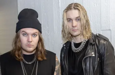 Blind Channel -yhtyeen Joel Hokalta erikoinen ilmoitus: Kovassa kuumeessa keikalle