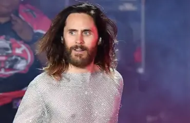 No huh! Ikinuori Jared Leto, 52, esittelee huippukuumaa lomatyyliään