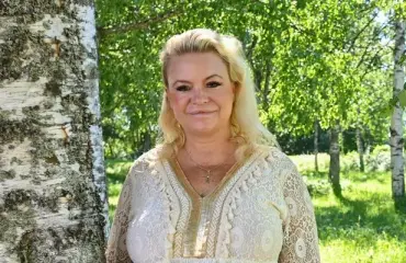 Johanna Tukiaisen koira sairastui - kohublondi kerjää apua somessa: "Kuolemaisillaan"