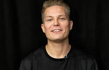 Yllätyskiinnitys Liiga Musicille! Nouseeko ex-lapsitähti megasuosioon?