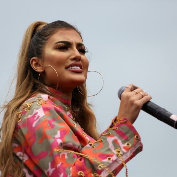 Lahtelaislähtöinen Helan Abdulla eli tähtipoppari Helly Luv on suosituin suomalainen Instagramissa. Lahtelaislähtöinen Helan Abdulla eli tähtipoppari Helly Luv on suosituin suomalainen Instagramissa.