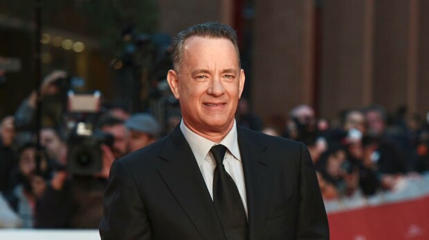 Mitä ihmettä?! Tom Hanks huolestutti fanit käytöksellään