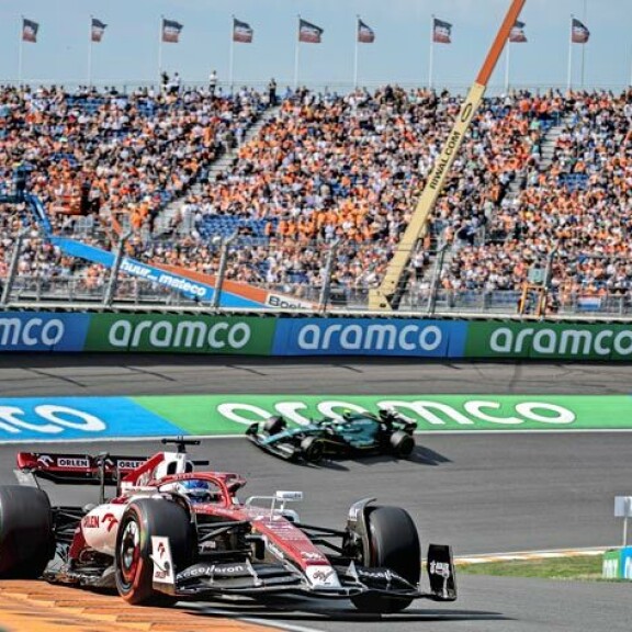 Bottas kaasuttelee Kimi Räikkösen manttelinperijänä Alfa Romeolla, jolla menestys on tosin ollut vaatimatonta. Bottas kaasuttelee Kimi Räikkösen manttelinperijänä Alfa Romeolla, jolla menestys on tosin ollut vaatimatonta.