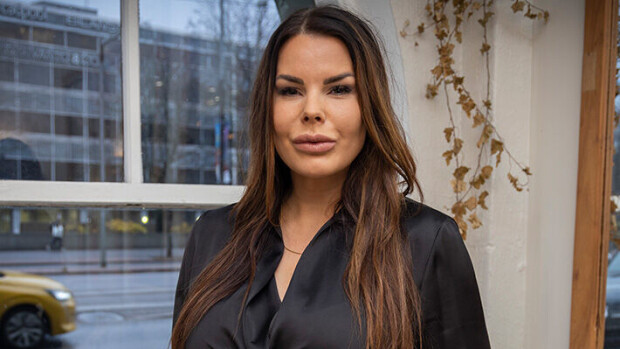 Suvi Pitkäsen tuskallinen matka Dubaihin - oksennusta ja parisuhdekriisi Suvi Pitkänen
