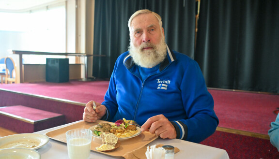 Juha Mieto kertoo tuomitsevansa Kalle Palanderin puheet.