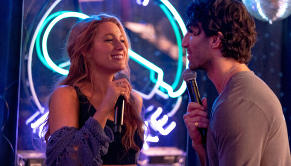 Justin Baldonin nostaman syytteen mukaan Blake Lively teki itse vihakampanjan itseään vastaan ja käytti valheellisia väitteitä seksuaalisesta häirinnästä. Näin Lively olisi saanut yksipuolista määräysvaltaa elokuvan kaikissa tuotannon osa-alueissa.