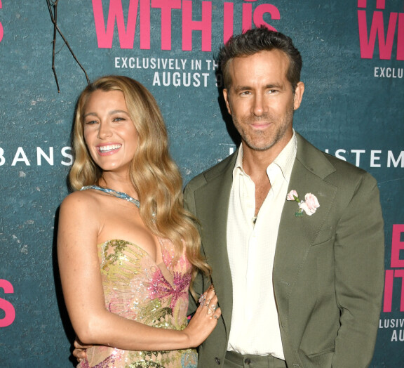 Blake Lively ja Ryan Reynolds Se päättyy meihin -elokuvan ensi-illassa.