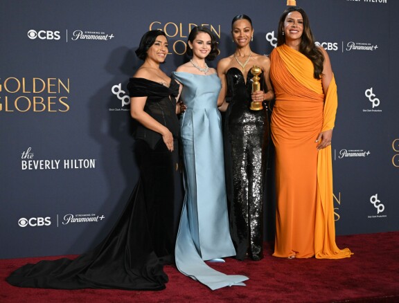 Emilia Pérez -leffan tähtiä, vasemmalta Adriana Paz, Selena Gomez, Zoë Saldaña ja Karla Sofía Gascón. Elokuva oli illan menestyjiä.