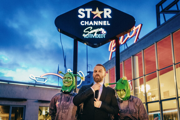Sampo ja kotivideot esitetään yksinoikeudella STAR Channel -kanavalla alkaen 12. helmikuuta 2025, keskiviikkoisin ja torstaisin klo 20.00.