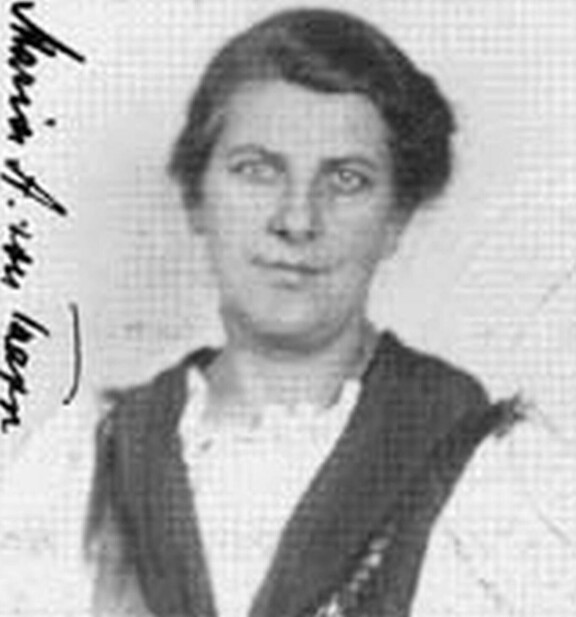 Maria von Trapp vuonna 1948. Hän kirjoitti kirjan Laulava Trappin perhe (The Story of the Trapp Family Singers) vuonna 1949, joka on pohjana elokuvalle.