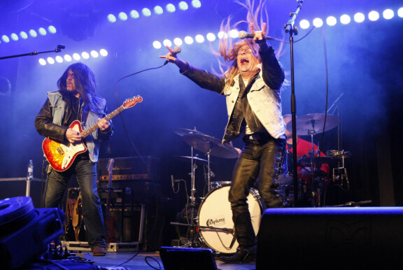 Heikki Silvennoinen, Timo Kahilainen ja kumppanit räjähtivät Kummelilla kansansuosioon.