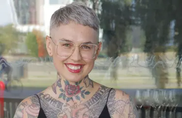 Nata Salmelan esitys herätti huomiota Helsingin yössä – kuvat