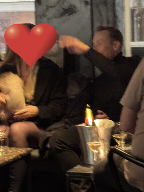 Lopulta Markuksen kainaloon päätyi sievä, vaalea neito.