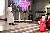 Nykyisin papin urasta haaveileva Jyrki kävi saarnaamassa rokkarin tyyliin sopivien bootsien ja mustien farkkujen kanssa.