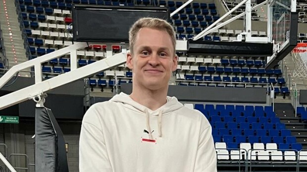 Miljoonia tienannut koripallotähti Sasu Salin, 31, pohtii jo eläkepäiviään: 'Varmaan päästän vaimon takaisin pankkimaailmaan' Sasu Salin