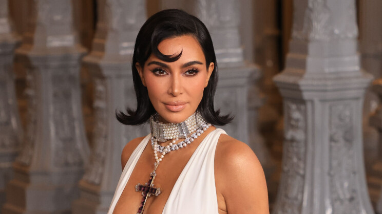 Kuin kaksi marjaa! Kim Kardashian, 44, ja Chicago-tytär, 7, hämmästyttävät ulkonäöllään