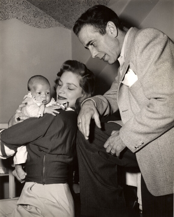 Laurenin ja Humphreyn esikoispoika Stephen syntyi vuonna 1949. Aikuisena hän on tehnyt uraa tv-tuottajana ja yrittäjänä.