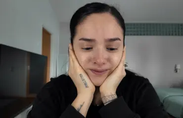 Iholla-sarjassa järkyttävä välikohtaus – mies käy Chachi Hildénin kimppuun