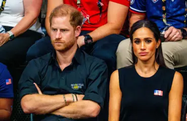 Oho! Harry hörppi olutta ja kuittaili Meghanille