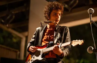 Elokuva-arvio: Oscar-ehdokas Timothée Chalamet tekee Bob Dylanina täysosuman