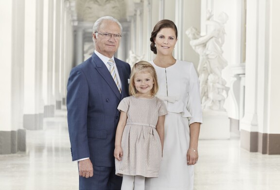 Prinsessa Estelleä on kasvatettu tuleviin rooleihinsa jo pikkutytöstä lähtien.