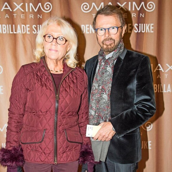 Kelly Clarksonin ex-mies käy kalliiksi, Pamela Andersonin neljäs liitto karille – vuosi 2022 toi maailmantähdille shokkieroja Björn