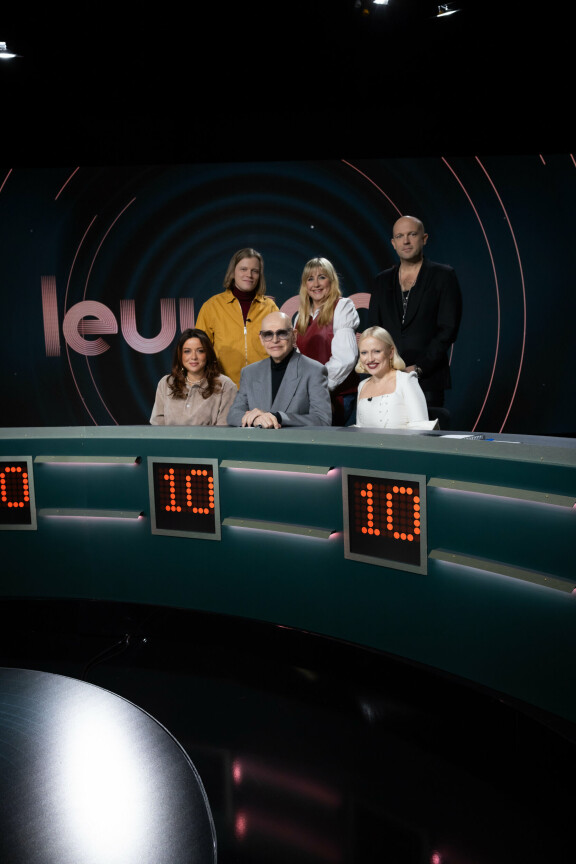 Jorman seurana kappaleita arvioivat Jenni Pääskysaaren johdolla dj ja radiojuontaja Lina Schiffer, kitaristi Mikko Kosonen, muusikko ja tuottaja Väinö Karjalainen sekä Christel Roosberg eli Chisu.