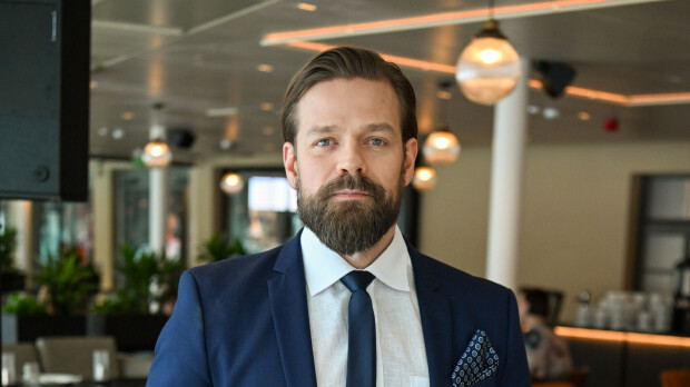 Erikoisjoukot-Janne ja urheilijakaunotar avoimesti yhdessä