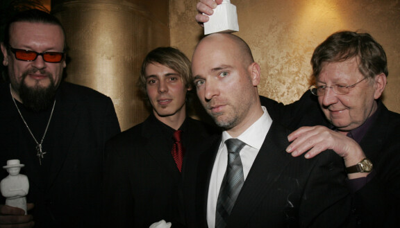 Markus Selin, Jasper Pääkkönen, Aku Louhimies ja Sulevi Peltola vuoden 2006 Jussi-gaalassa. Elokuva voitti yhteensä kahdeksan Jussi-patsasta.