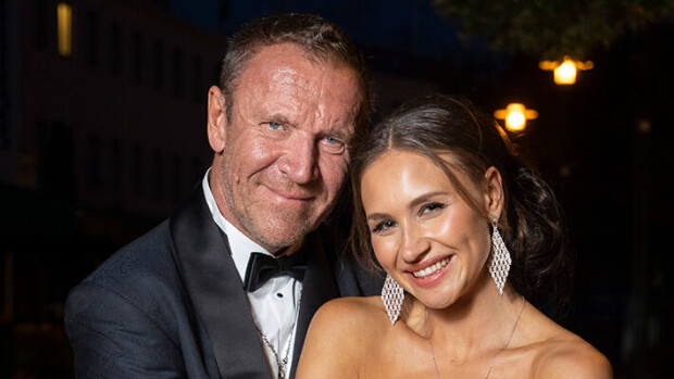 Voi, kuinka taianomaista! Renny ja Johanna Harlinin suloinen perhepotretti sulattaa sydämet Renny ja Johanna Harlin