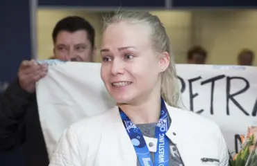 Petra Olli puhuu raskaudestaan