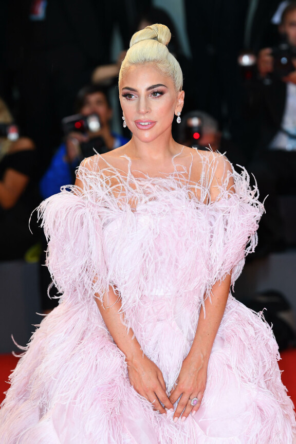 Monilahjakas Lady Gaga tunnetaan myös upeasta ja omaperäisestä tyylistään.