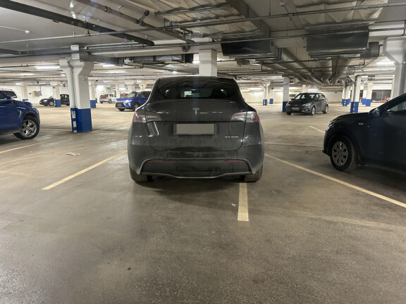 Maisa näytti pitävän parkkiviivoja lähinnä ehdotuksina.