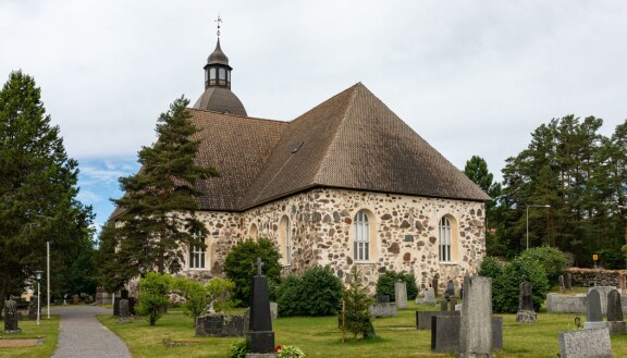 Heikki Silvennoinen siunattiin Kangasalan kivikirkossa, joka on rakennettu 1760-luvulla.
