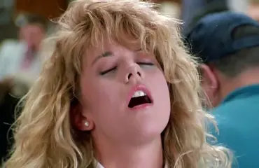 Meg Ryan, 63, teki uusiksi ikonisen orgasmikohtauksen - katso video
