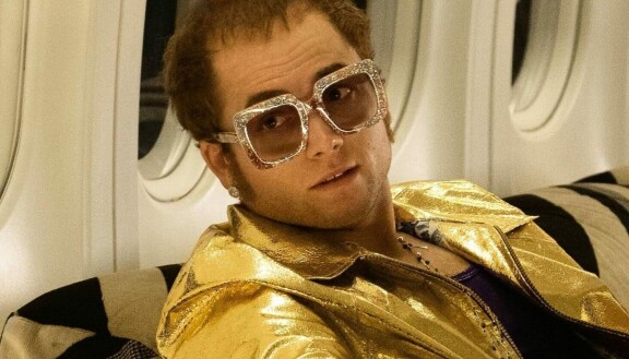 Taron Egerton lauloi Rocketmanissa itse Elton Johnin lauluja, kuten Tiny Dancer ja I'm Still Standing.