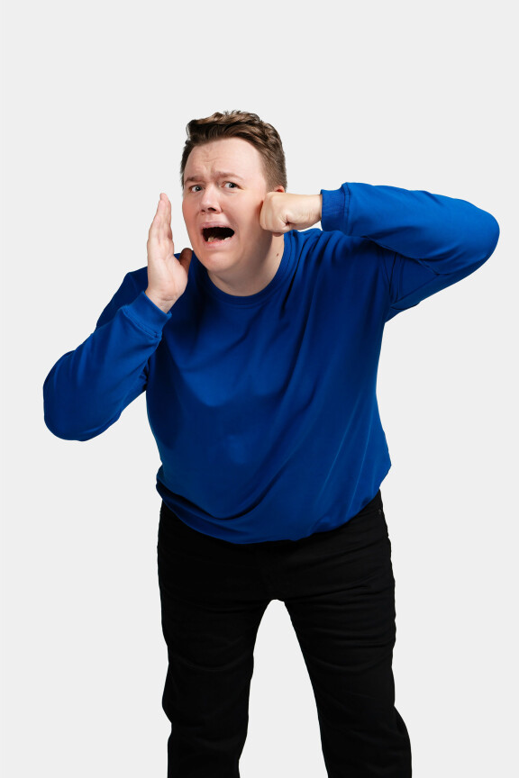 Nicklas on kotoisin Kokkolasta. Ennen Putous-julkisuutta hän näytteli enimmäkseen teattereissa.