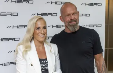 Hurja hintapyyntö! Karalahtien koti tuli myyntiin