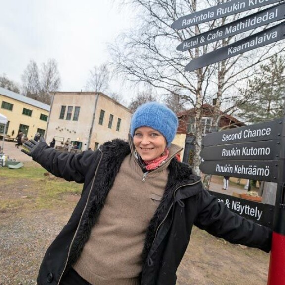 Siiri lähti muuttokuormineen Varsinais-Suomeen saatuaan lakin aikuislukiosta. Siiri lähti muuttokuormineen Varsinais-Suomeen saatuaan lakin aikuislukiosta.
