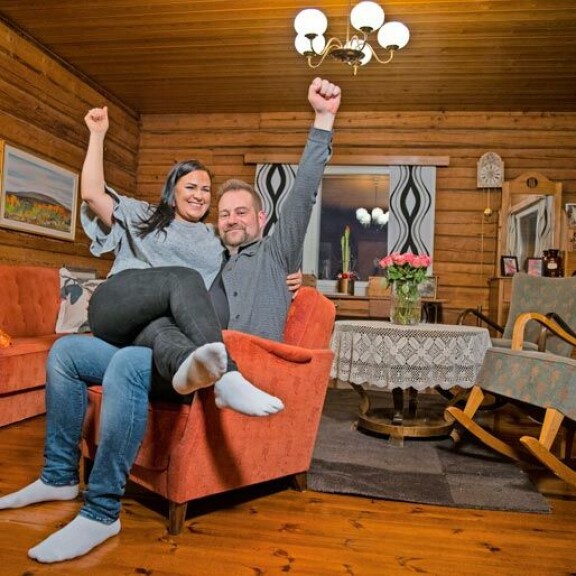 Tuotantoavustajan töistä innostunut Nina on esiintynyt sivurooleissa muun muassa Sami Hedbergin sketsisarjassa. – Olimme Johanin kanssa avustajina myös Luokkakokous 3:ssa. Tuotantoavustajan töistä innostunut Nina on esiintynyt sivurooleissa muun muassa Sami Hedbergin sketsisarjassa. – Olimme Johanin kanssa avustajina myös Luokkakokous 3:ssa.