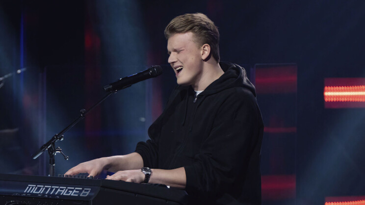 The Voice -kilpailijan äiti pakotetaan lavalle – Sanni pillahtaa itkuun