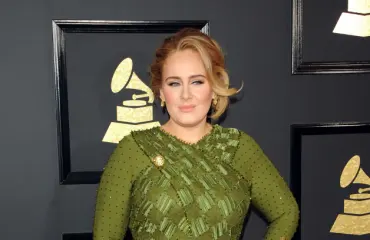 Tältä julkisuudesta vetäytynyt Adele näyttää nyt – kuva