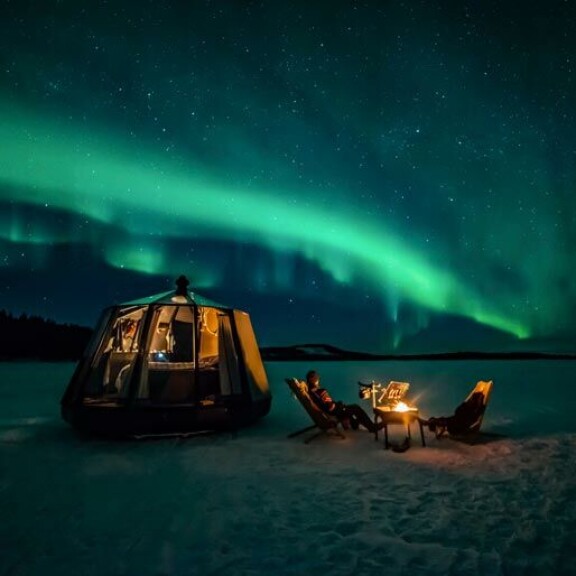Kovillakin paukkupakkasilla lämmin ja viimeisen päälle mukava lasi-iglu Aurora Hut on hotellin uusinta uutta. Kovillakin paukkupakkasilla lämmin ja viimeisen päälle mukava lasi-iglu Aurora Hut on hotellin uusinta uutta.