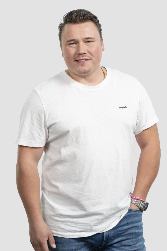 20 vuoden aikana poikamainen tangokuningas on muuttunut oopperakarjuksi.