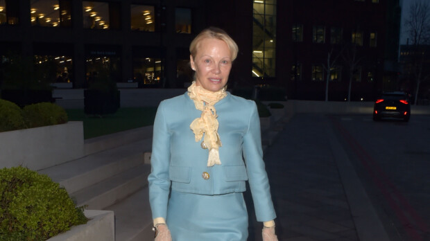 Pamela Andersonilta raju ulostulo