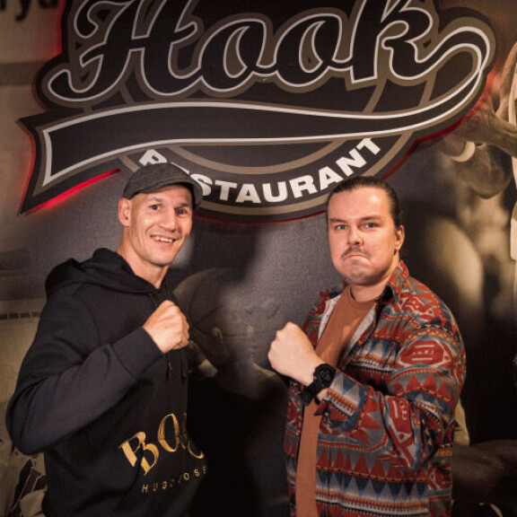 Amin Asikainen (vas.) joutui Seiskan Eetu Ampujaa vastaan lähes yhtä tiukkaan paikkaan kuin aikoinaan EM-titteliottelussa Saksassa. Amin Asikainen (vas.) joutui Seiskan Eetu Ampujaa vastaan lähes yhtä tiukkaan paikkaan kuin aikoinaan EM-titteliottelussa Saksassa.